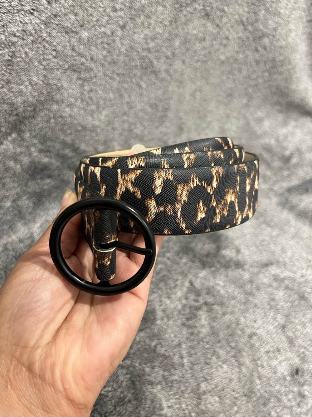 Steve Madden Women's leopard print belt with a black buckle size M
